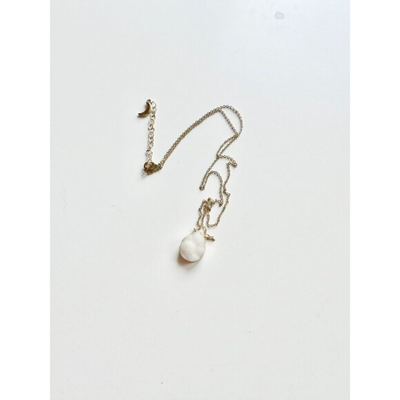 LUNA NORTE 14K Gold Plated Frosted White Teardrop Cabochon Pendant Necklace - Picture 2 of 9